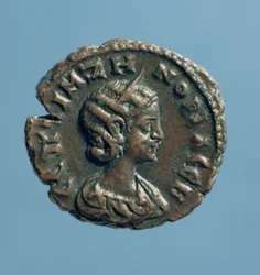 Tetrachm (anverso) de Zenobia, Rainha de Palmyra, cunhada em Alexandria c.274 (billon)